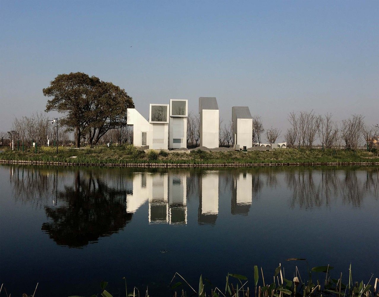 Lavatory periscope | Hexia Architects