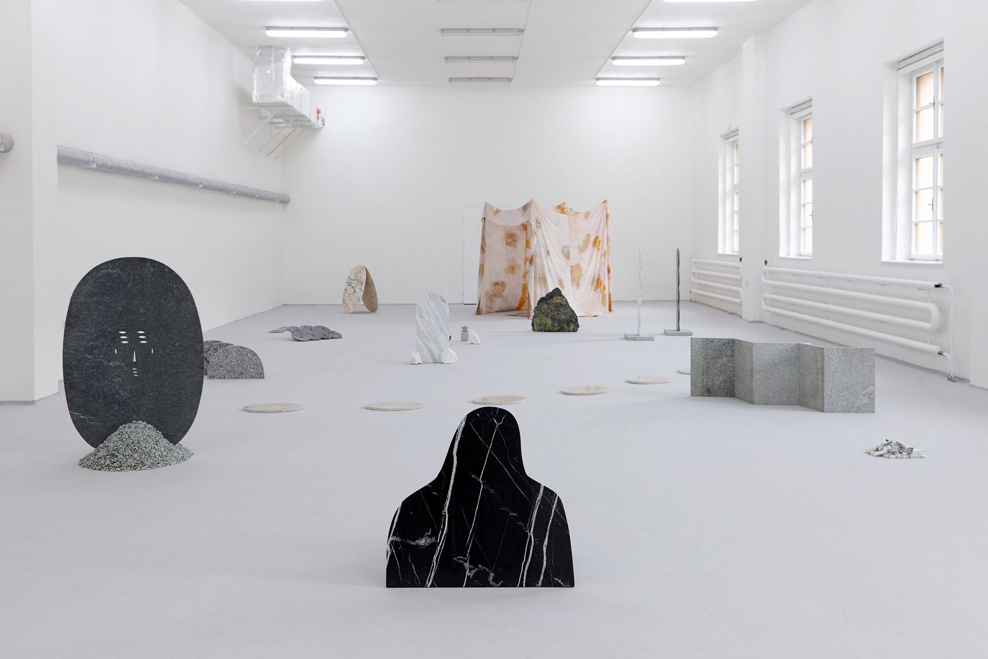 Ember Sári | Glorious Times