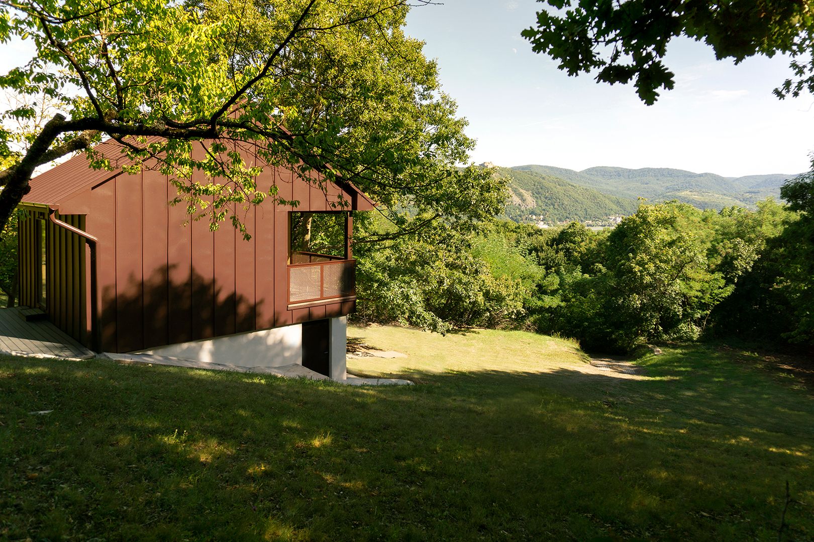 Weekend house romance reinvented | Studio Bunyik