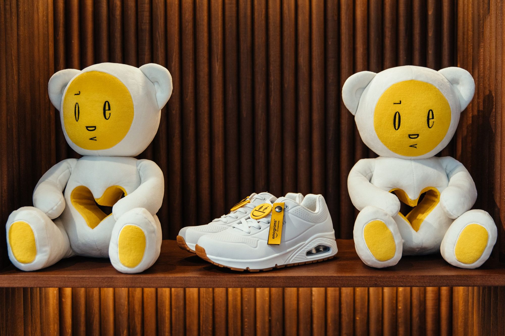 Mobile wearable contemporary art | Skechers X Miklós Kiss