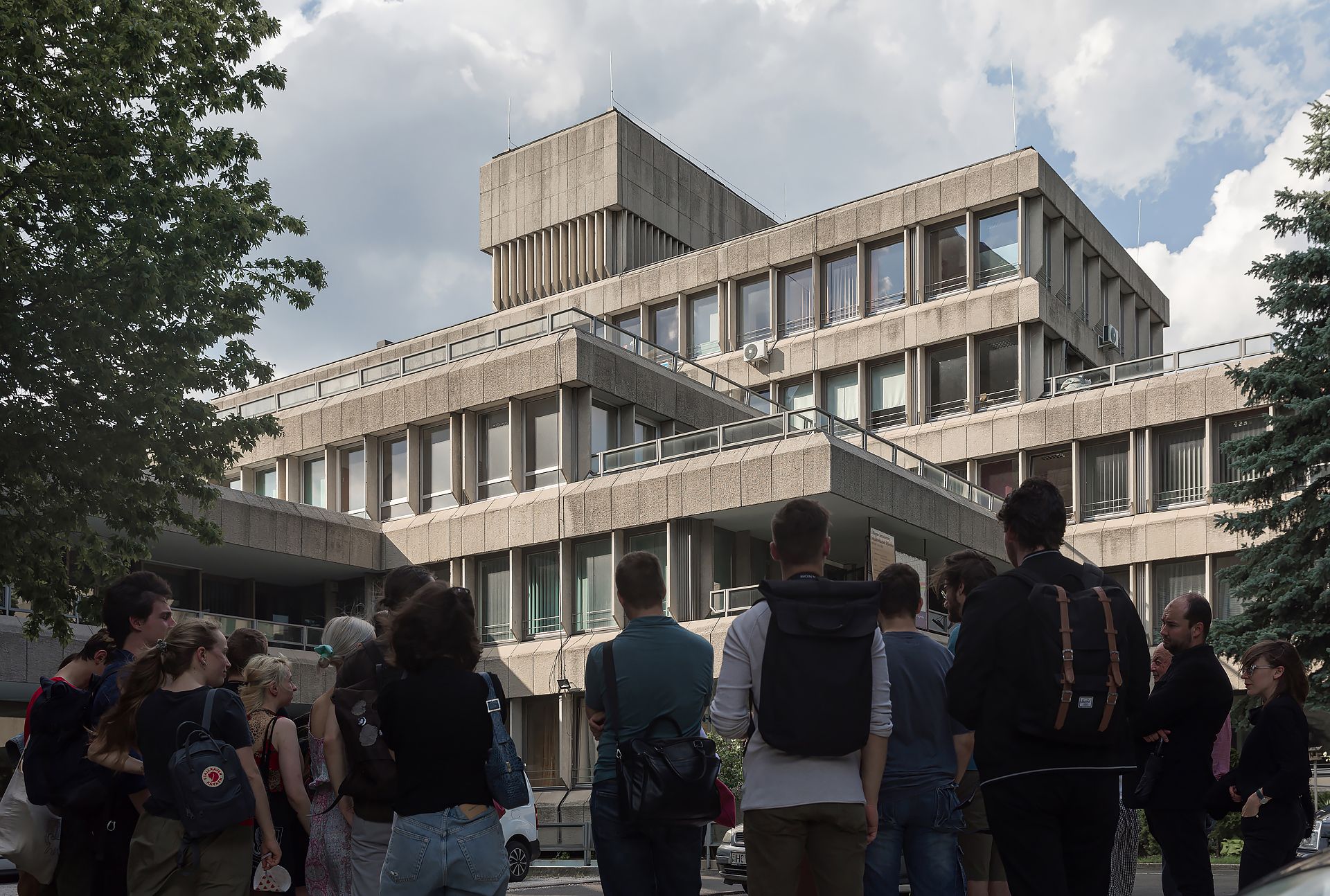 Bejártuk az OKISZ-székházat | Othernity