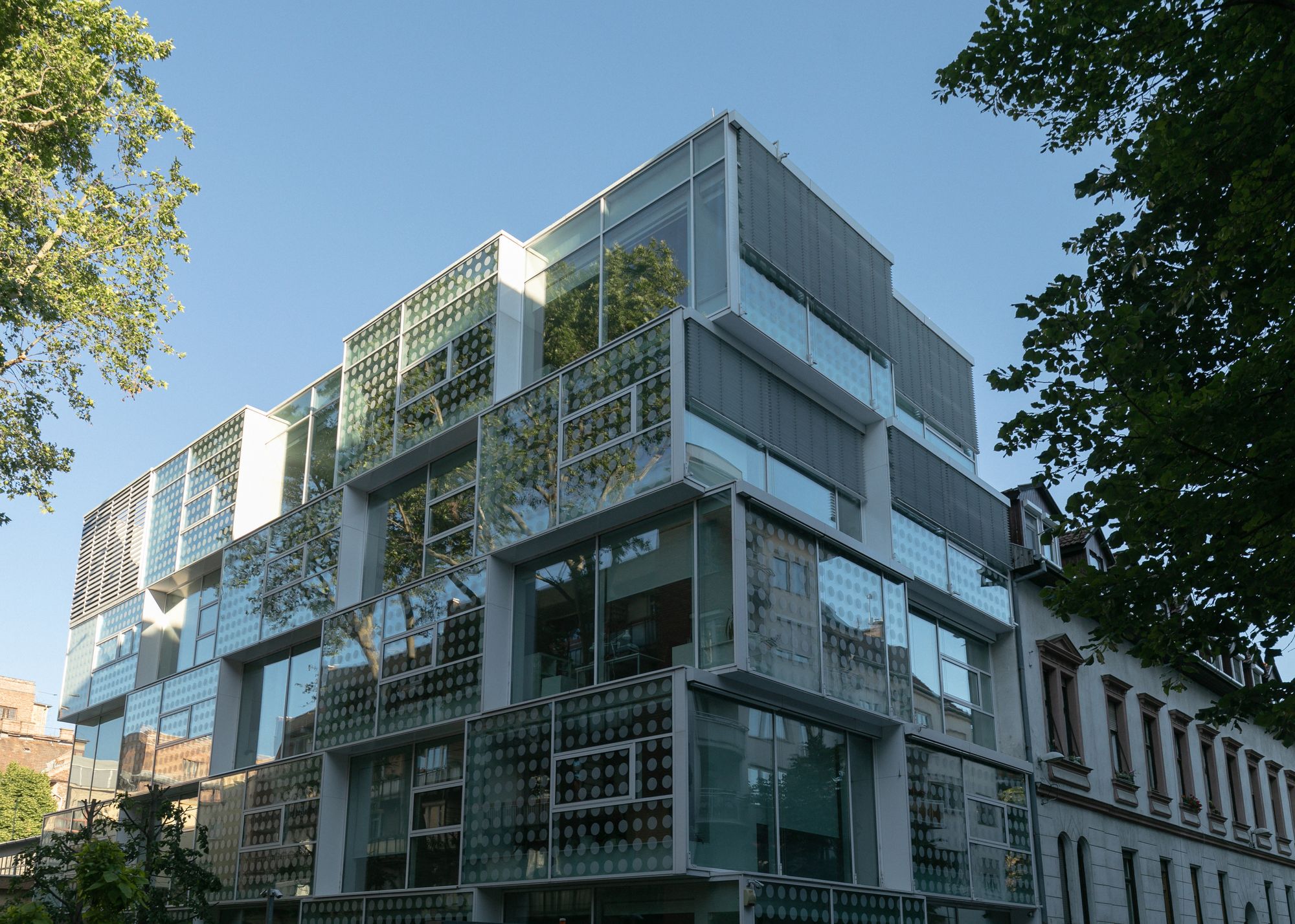 Contemporary architecture here? | A tour in Budapest’s Víziváros