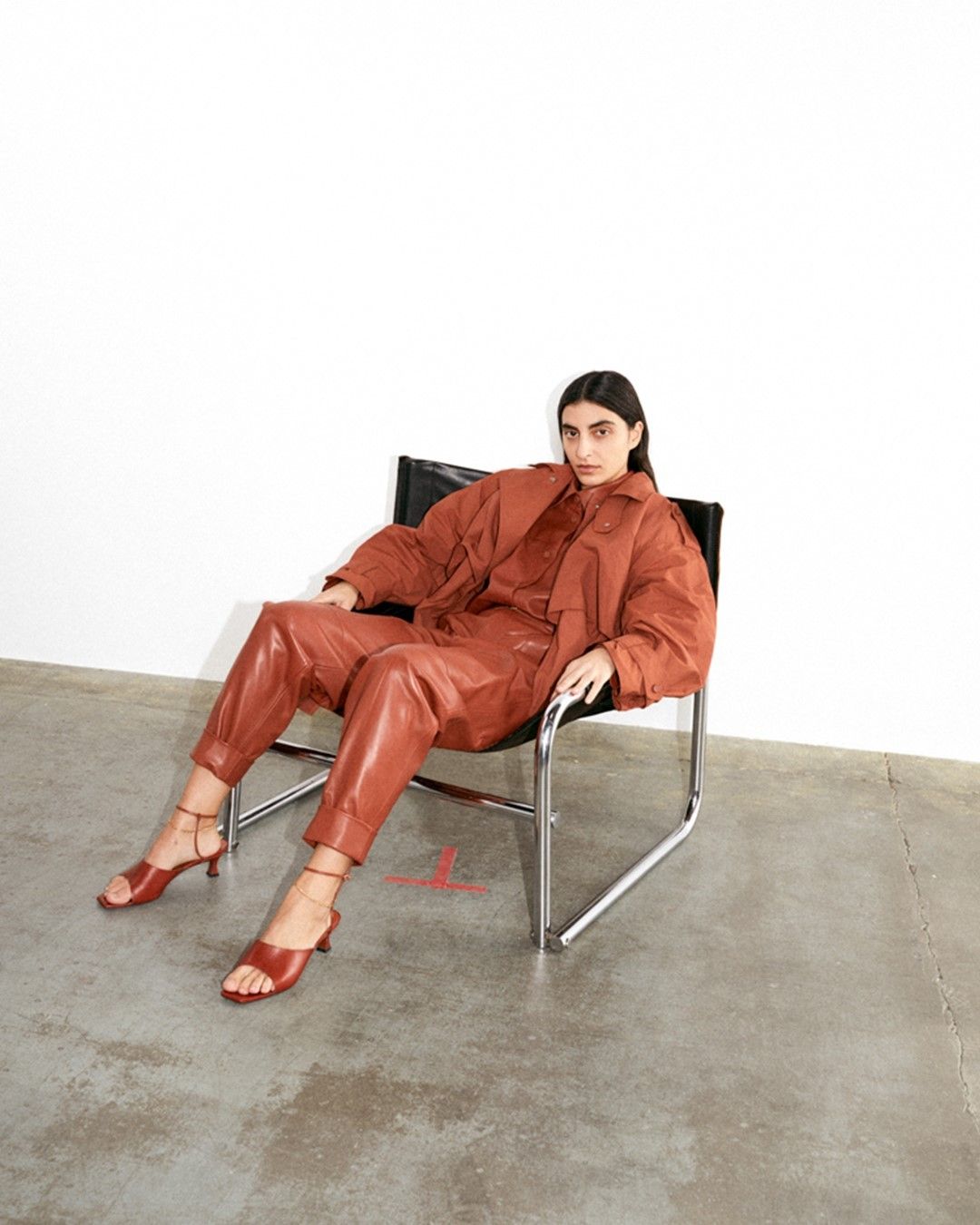 A Hungarian-Indian painter became the muse of AERON's new collection