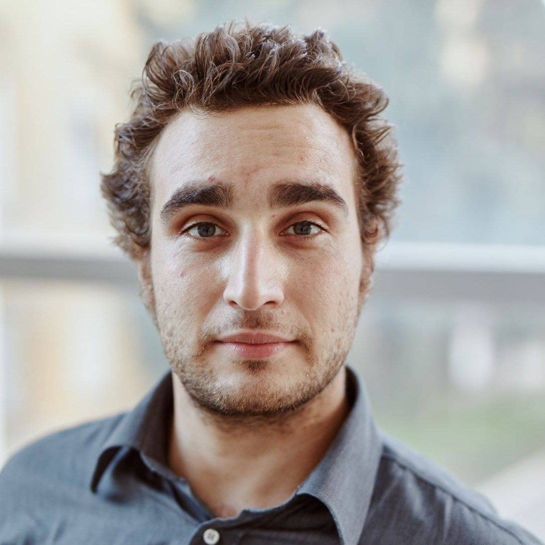 Hiába születtél 1989 után, még mindig a vasbeton játszóterek formálják az identitásodat | Beszélgetés Don Tamás kurátorral