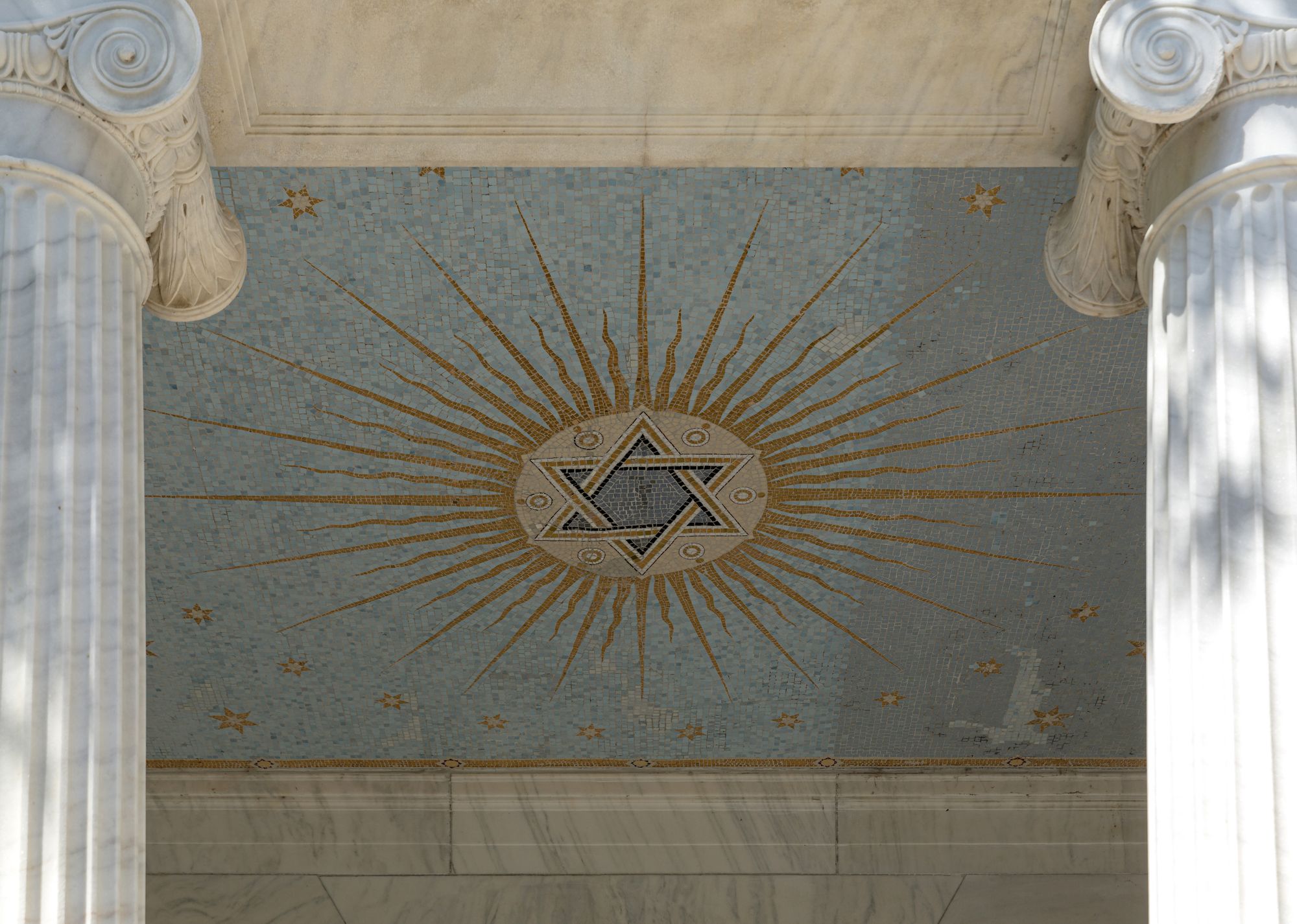 A walk in the Israelite cemetery in Kozma utca