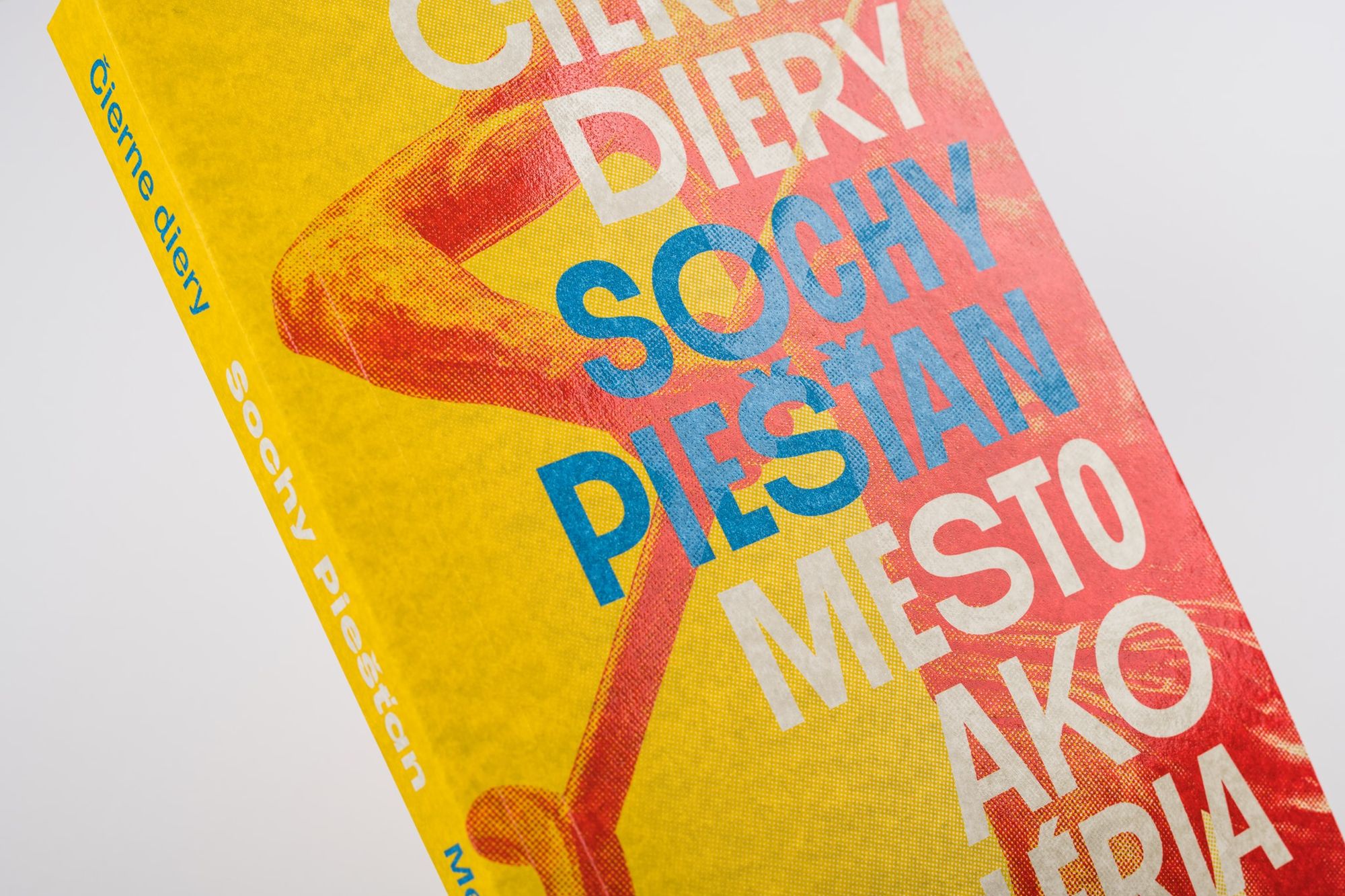 The city as a gallery | Čierne diery