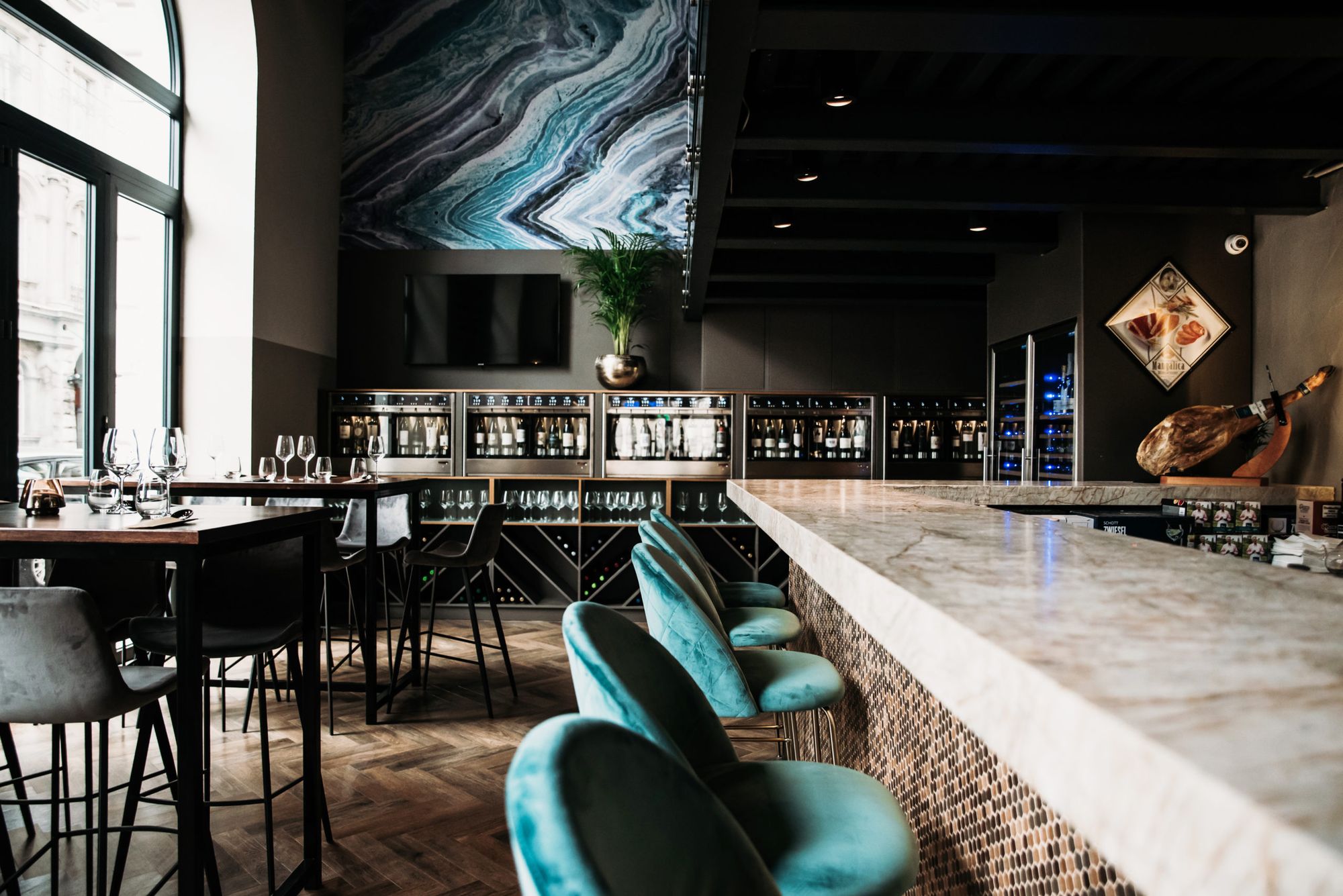 TOBE Gallery X Easy Wine | Budapest