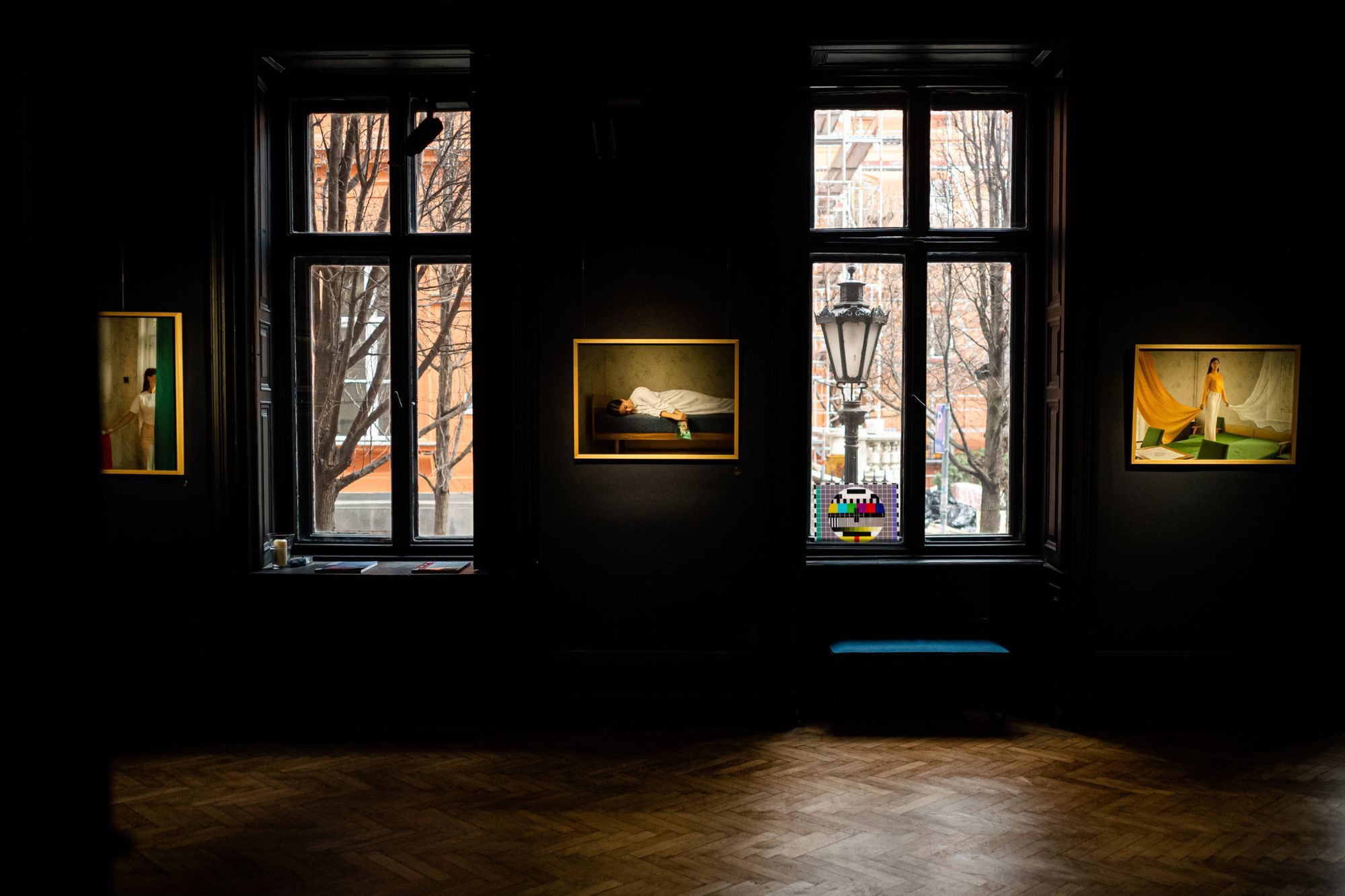 Pastel symmetry, sensitized memories