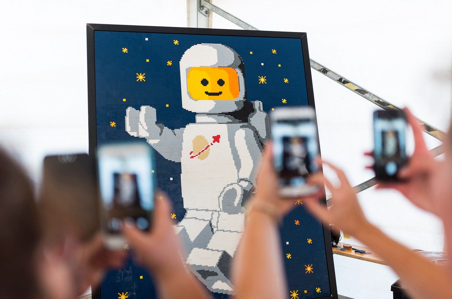 LEGO and MOME call a national contest