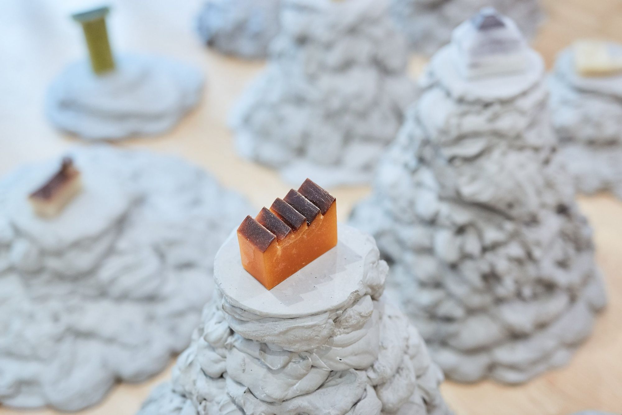 Is it possible to build intuitively without plans? About the exhibition of the AU Workshop