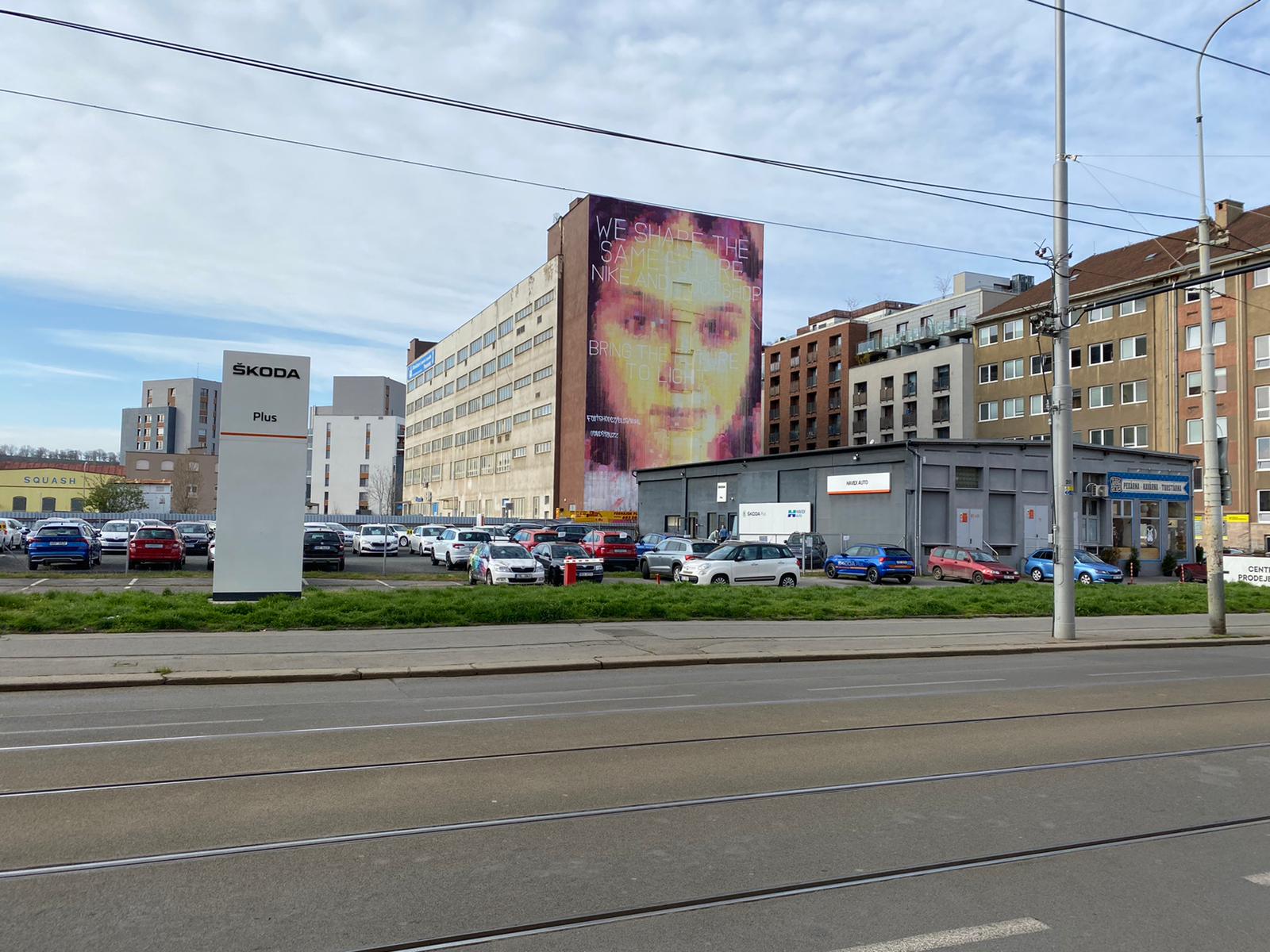 Szmogevő falfestmény | David Strauzz X Nike X Footshop