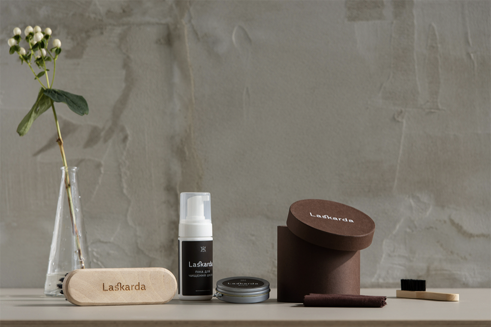 The Ukrainian Laskarda shoe brand got a brown-green identity | Dmytro Khrunevych