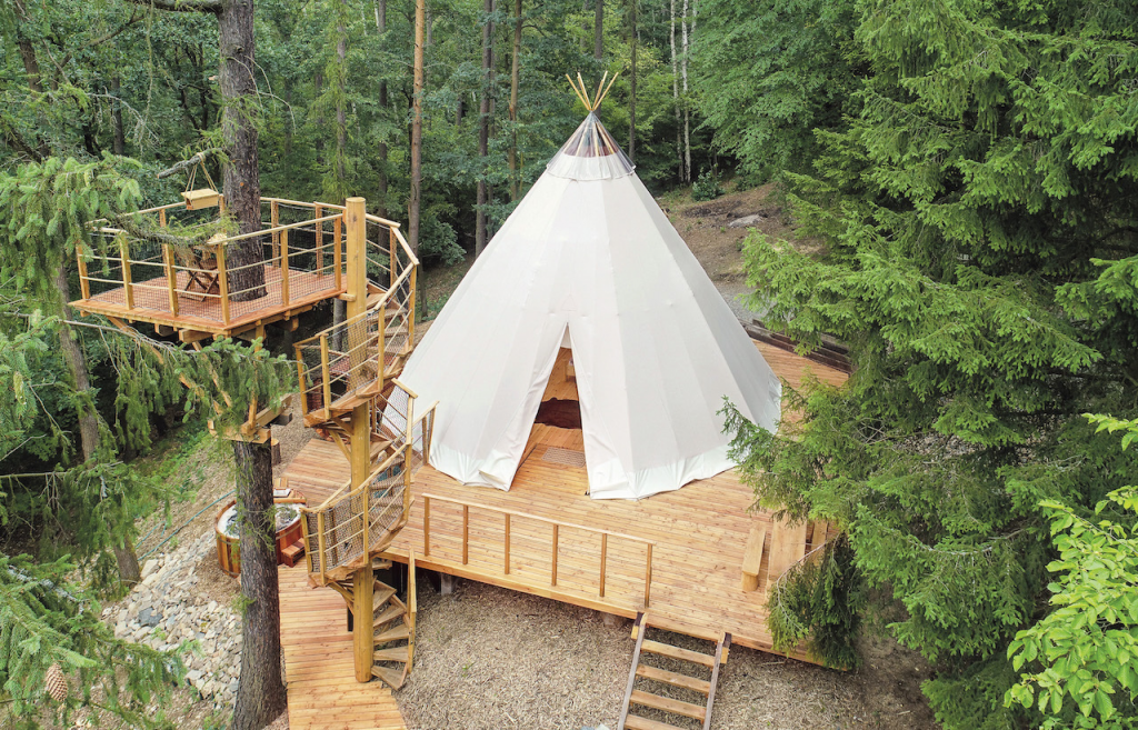 Luxus-indiánsátor az erdő közepén | Teepee & Spa