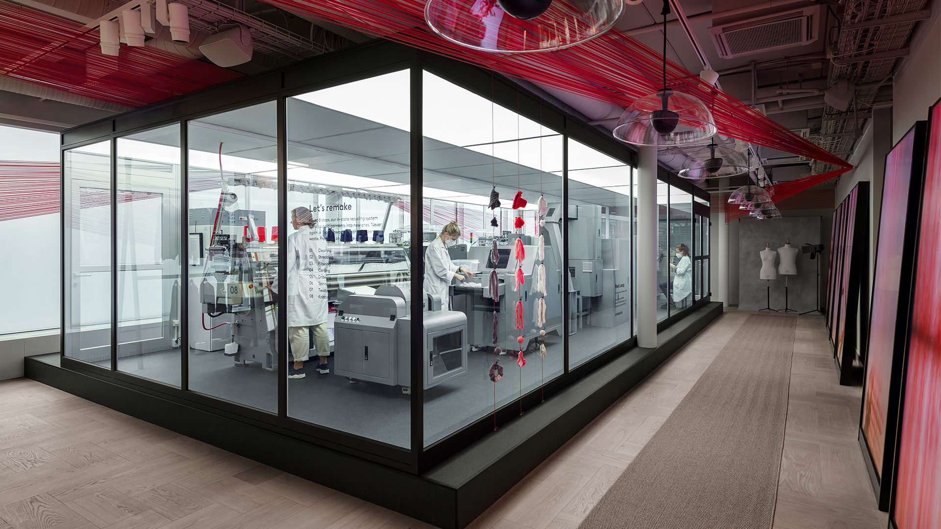 H&M unveils a recycling system for our unwanted clothes