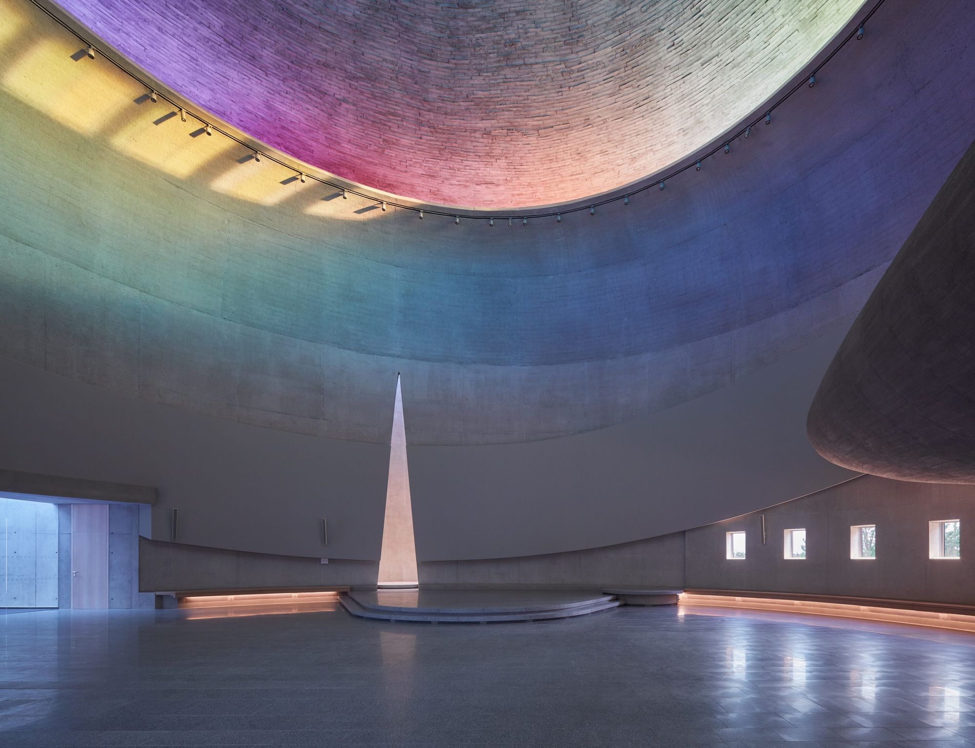 Rainbow enclosed in a symbolic circle | Atelier Štěpán