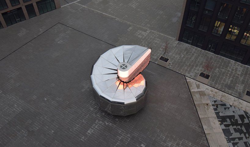 Travel to Mars from a square in Prague