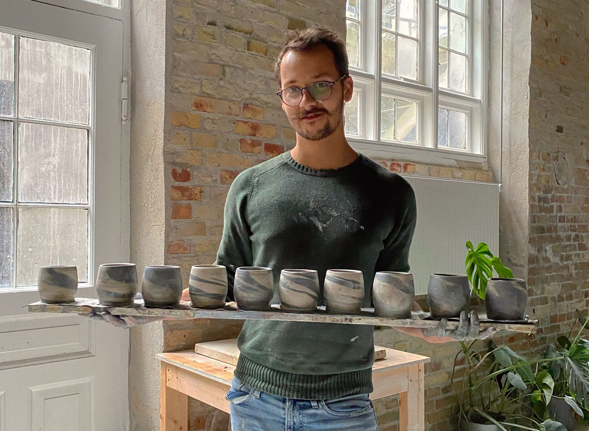 The programmer ceramicist, who is always looking for contrasts