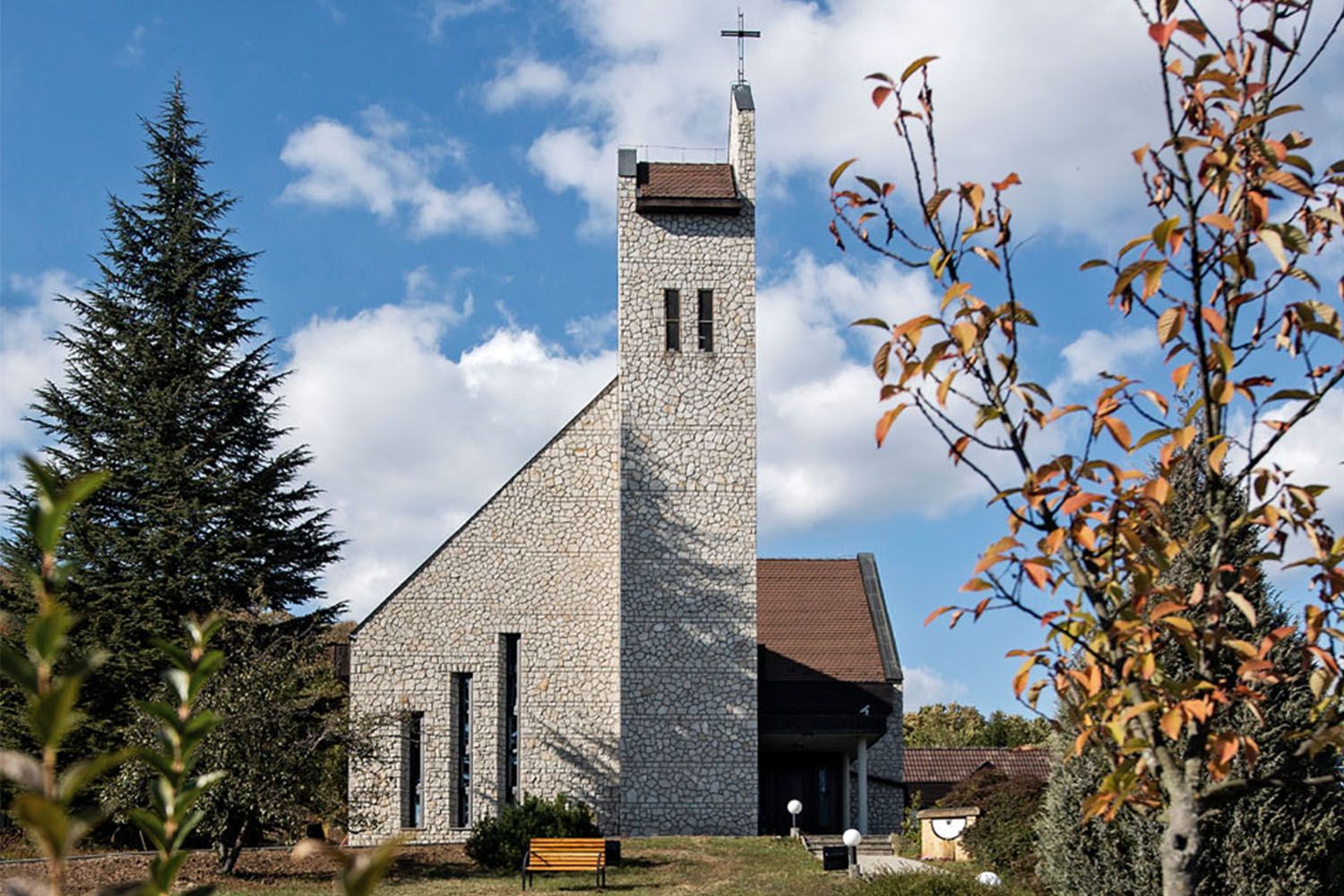 Templomokkal mesél a Dunakanyar történeteiről Zubreczki Dávid új könyve