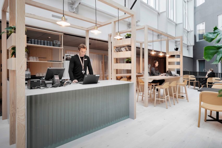 Nappal iroda, éjszakánként hálószoba