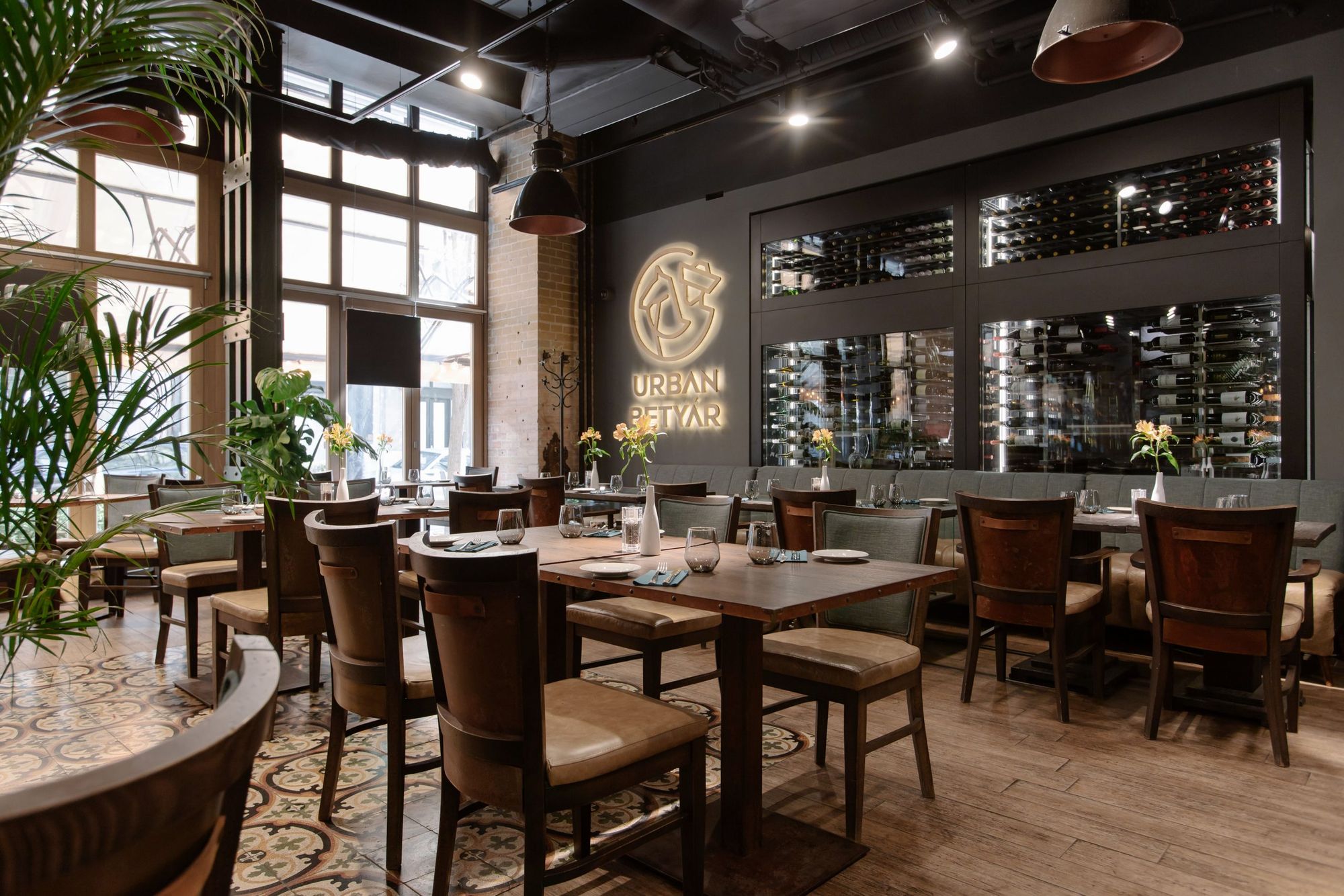 Amikor a jelen körbeöleli a tradíciót | Urban Betyár