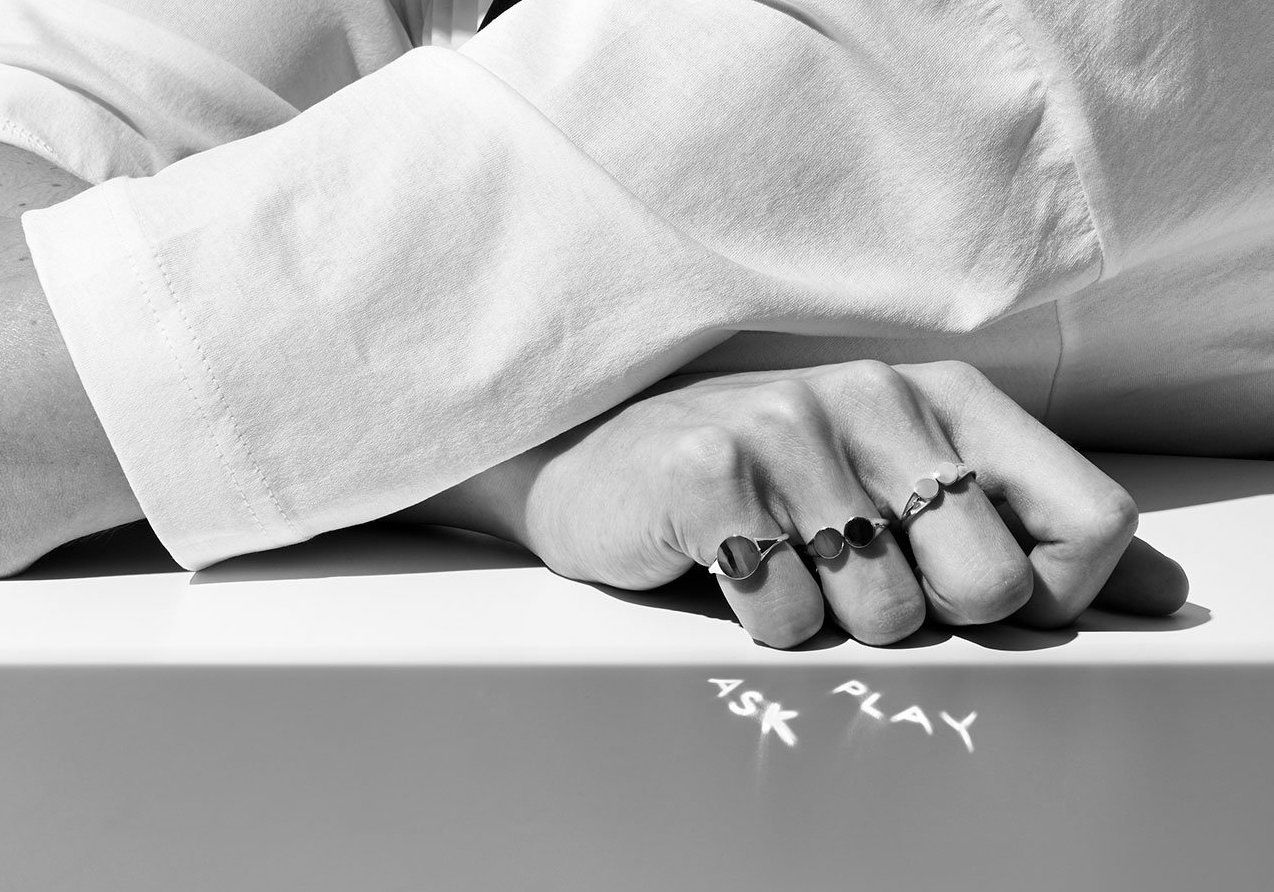 Special fine jewelry turning light into tattoos | THE RAYY