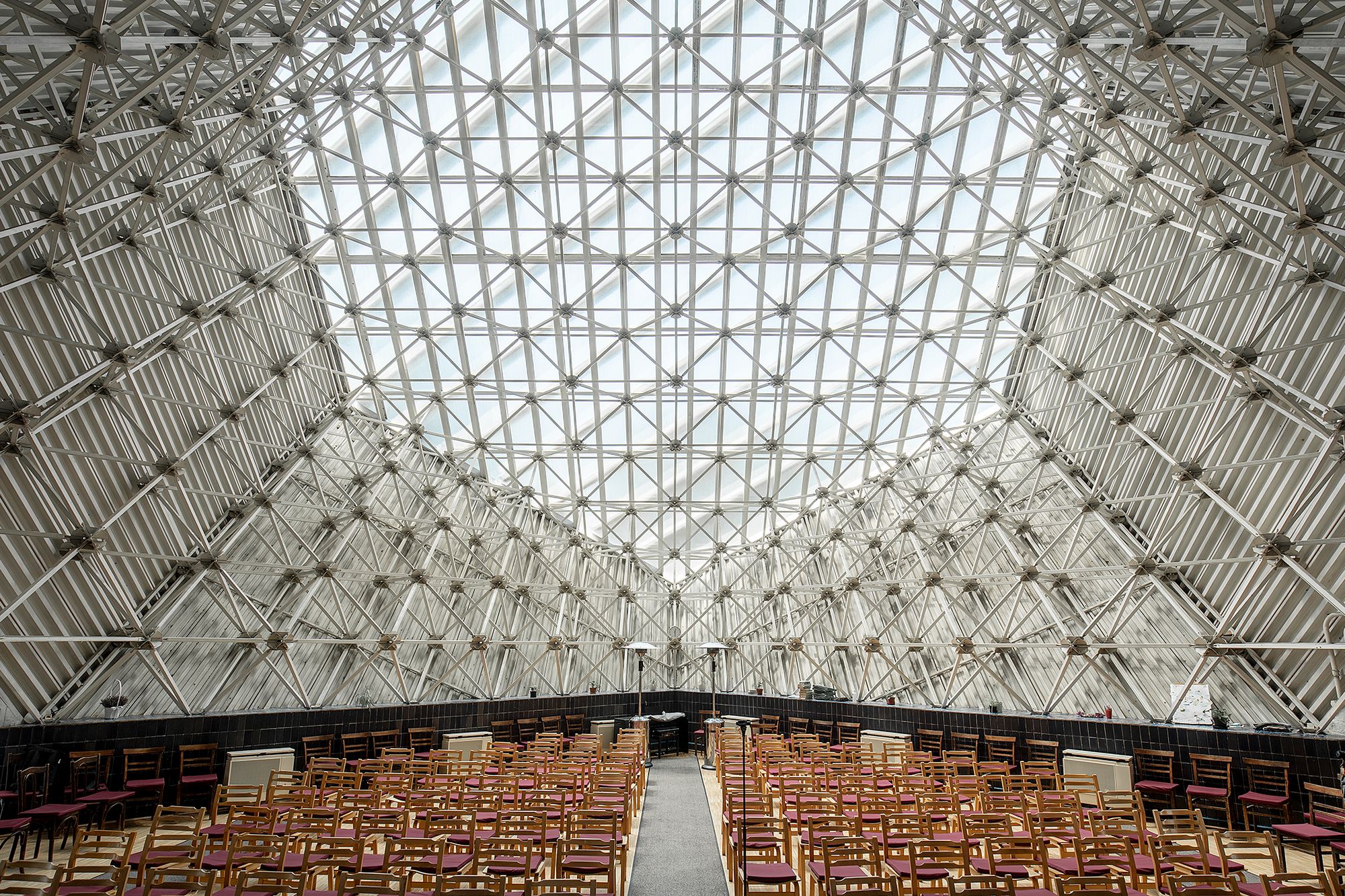 Bejártuk a Külső-Kelenföldi Református templomot | Othernity