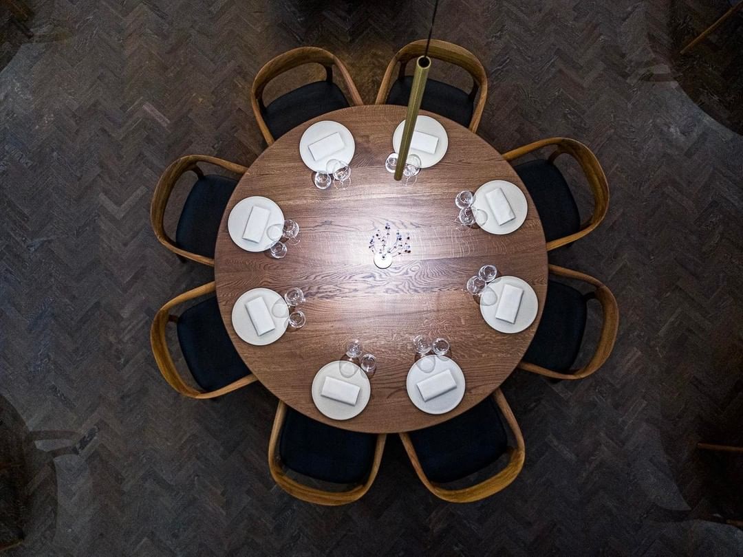 Past and present come into play in the concept of the Lithuanian restaurant Nineteen18