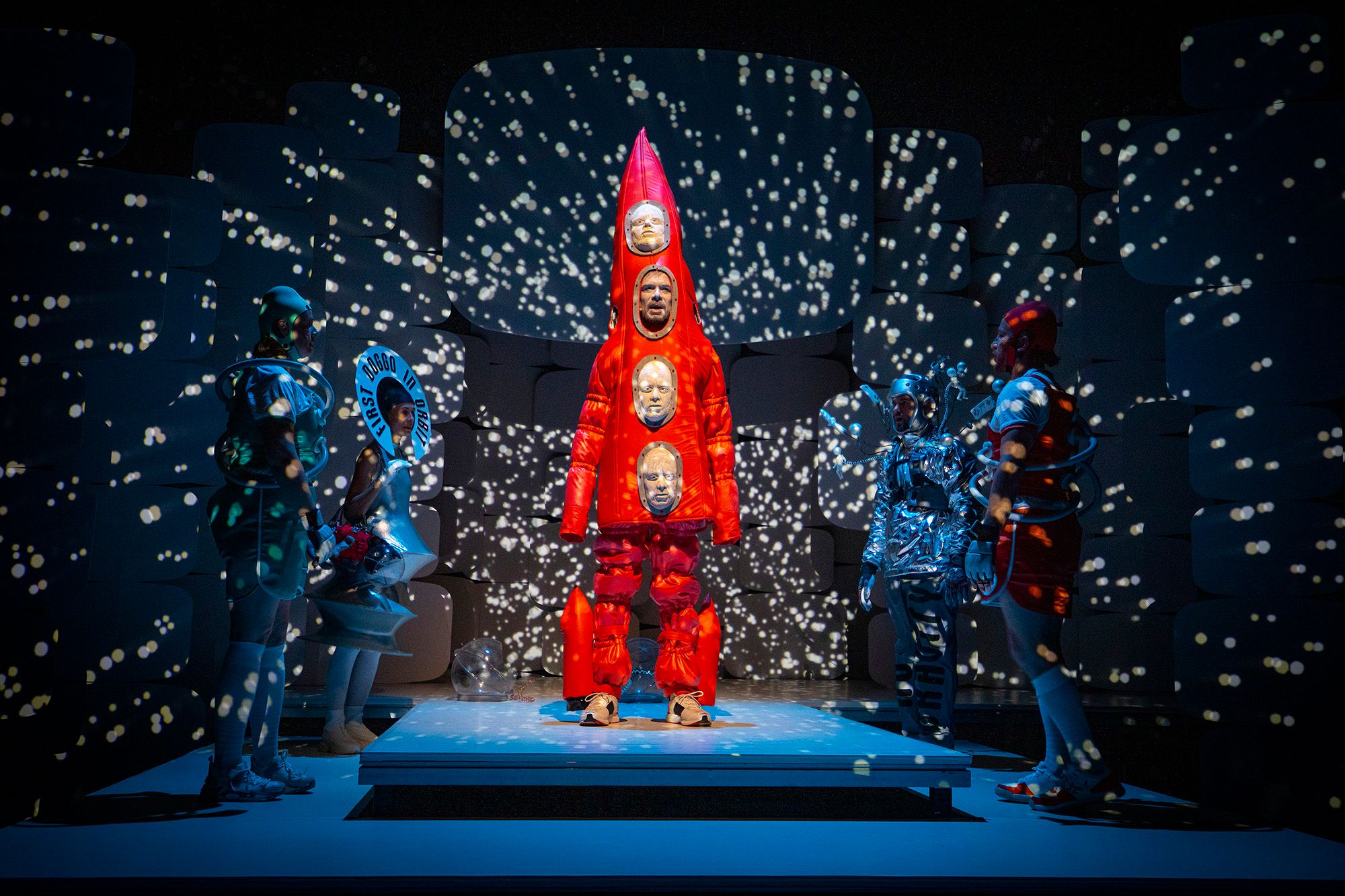 Kísértet járja be Európát – Catwalk Concert Productions &amp; Soharóza: Keleti blokk