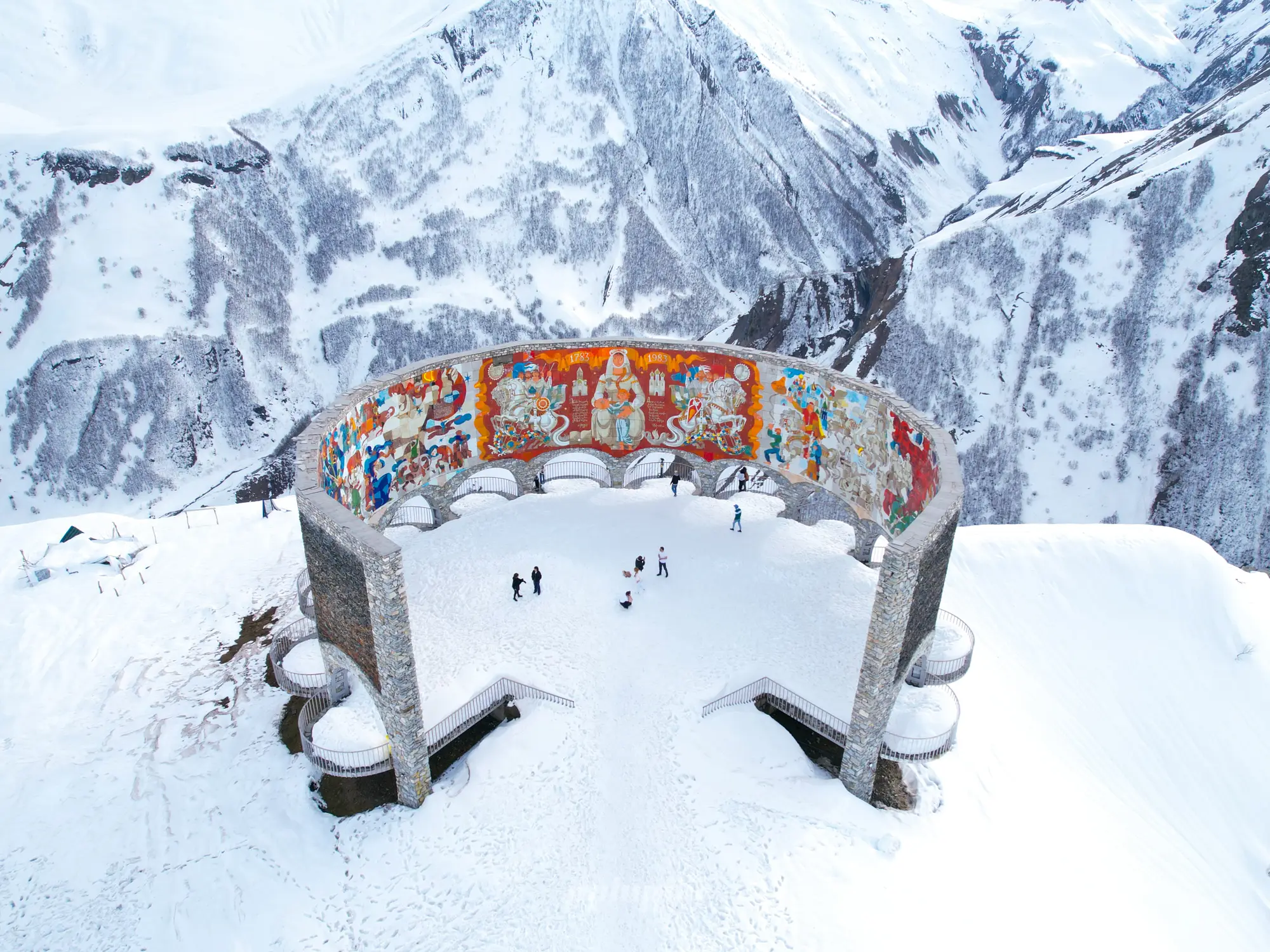 Hol volt, hol nem volt testvériség | Az Orosz-Grúz Barátság Emlékműve