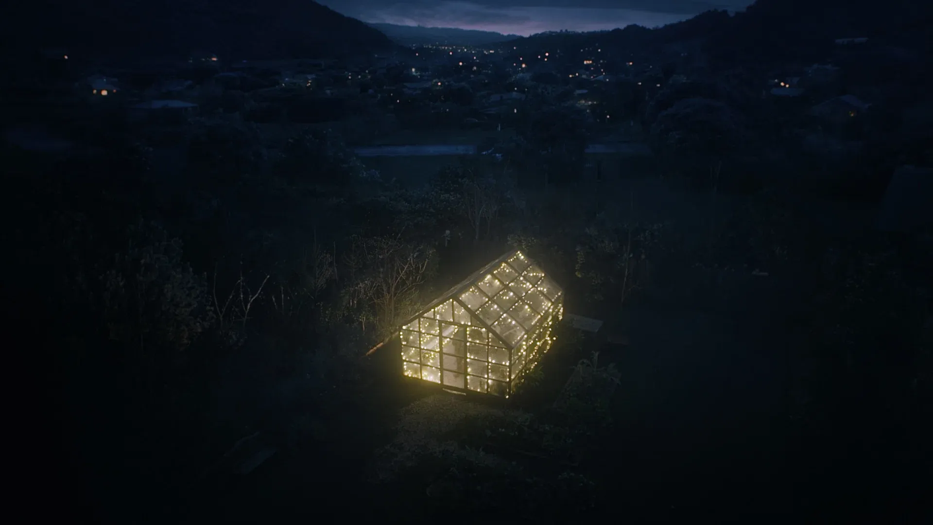 Hógömbbe zárt Karácsony | Az Amazon ünnepi reklámja