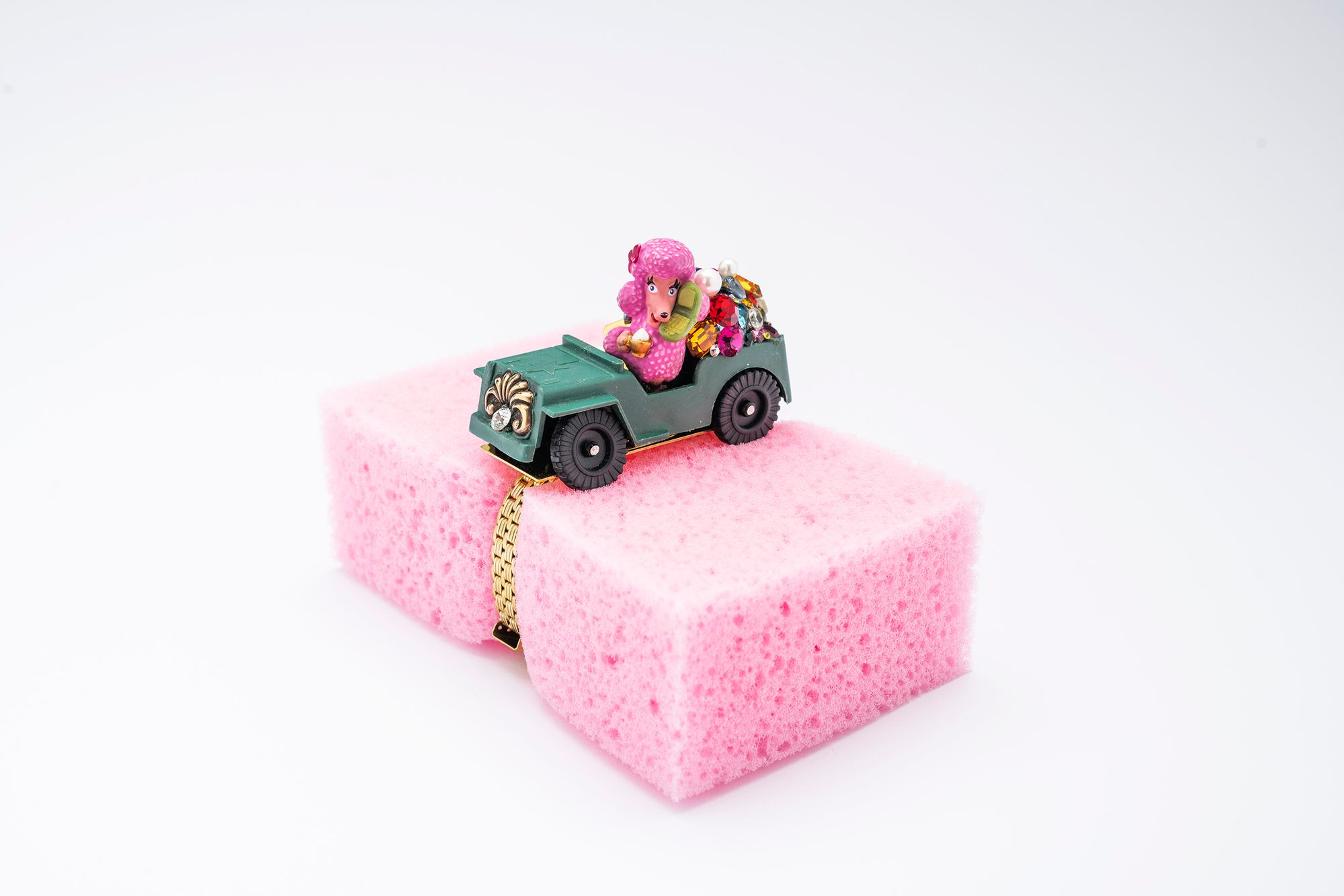 What is beyond the objects? | Art by Réka Lőrincz