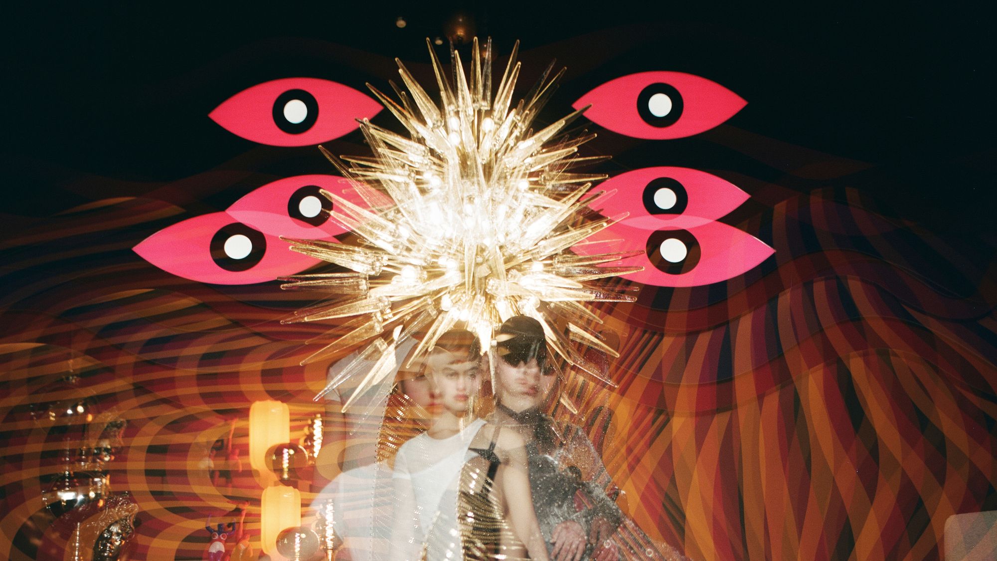 Monumentális terek, markáns karakterek