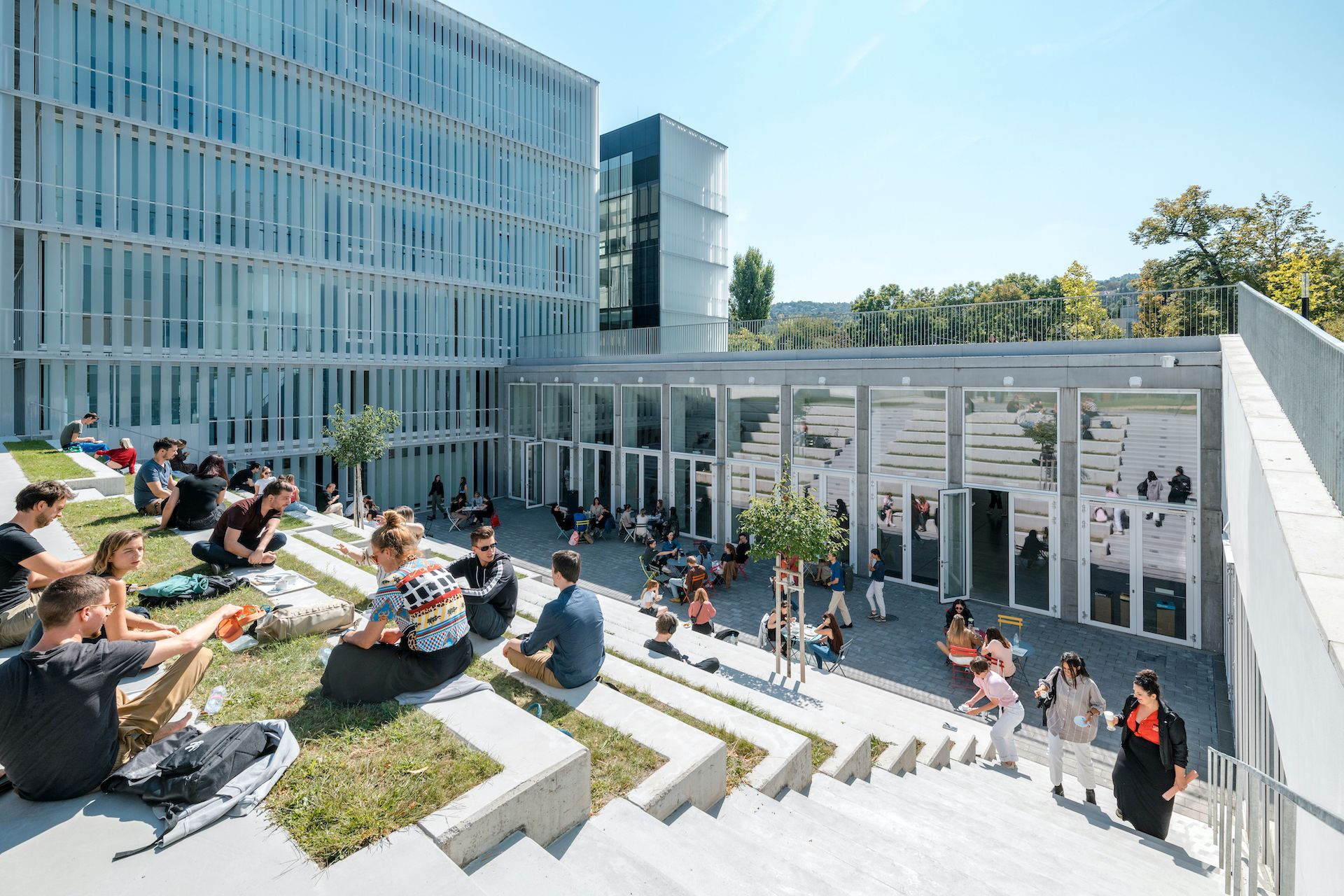 Hátrányos helyzetű fiataloknak indít ösztöndíjprogramot a MOME