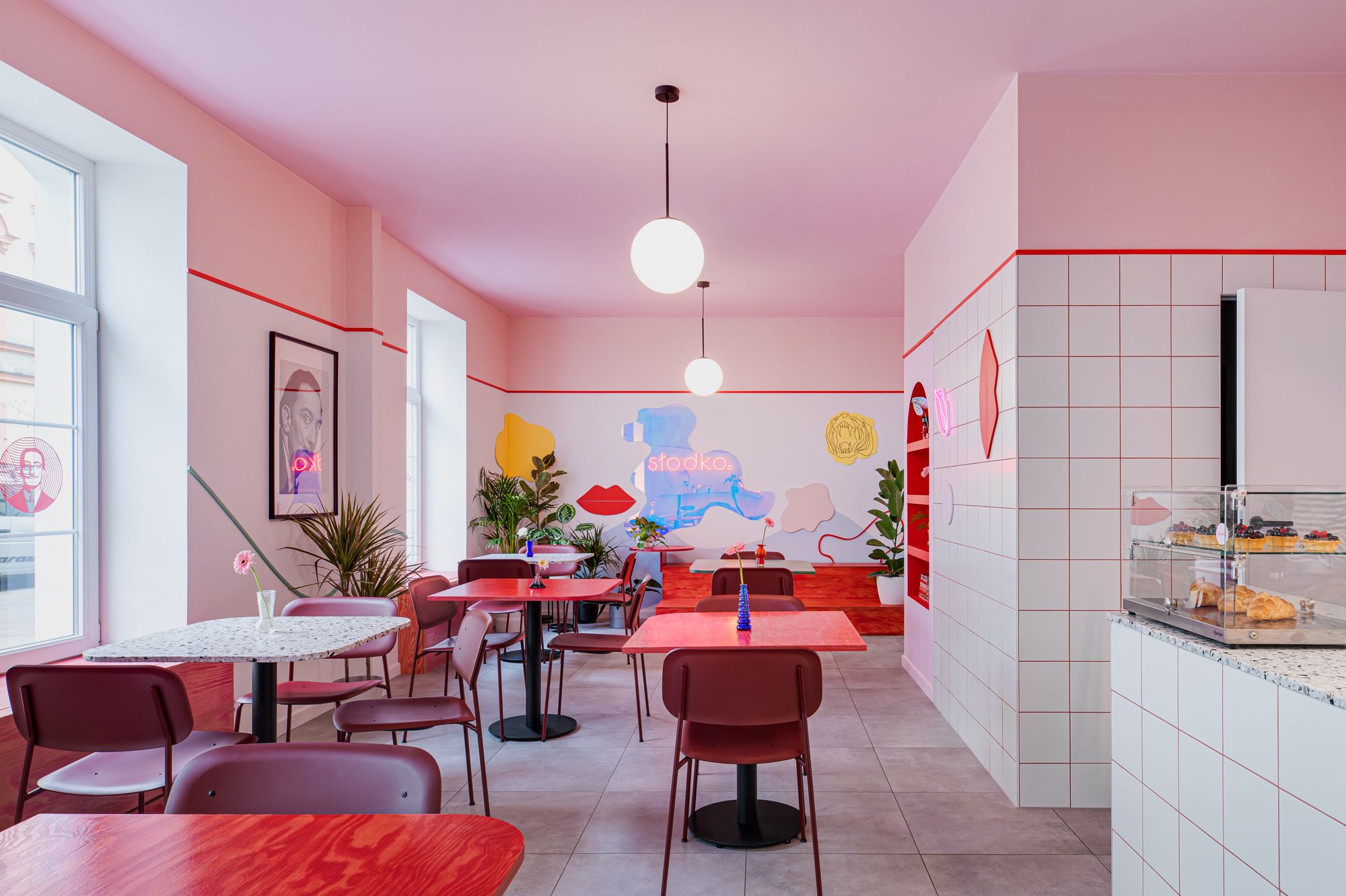 Salvador Dalí talán még sosem volt ennyire feminin, mint ebben a gdański kávézóban! | Słodko