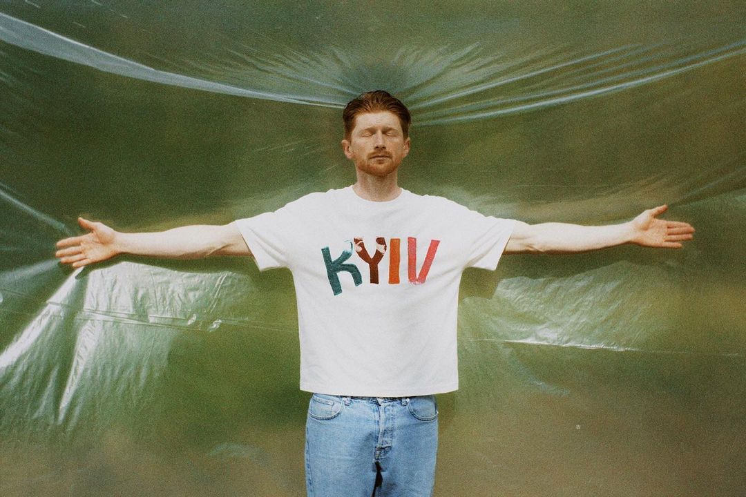 Gyárakból a divatvilágba: gyerekkorunk takarói köszönnek vissza a SAPO kollekcióiban