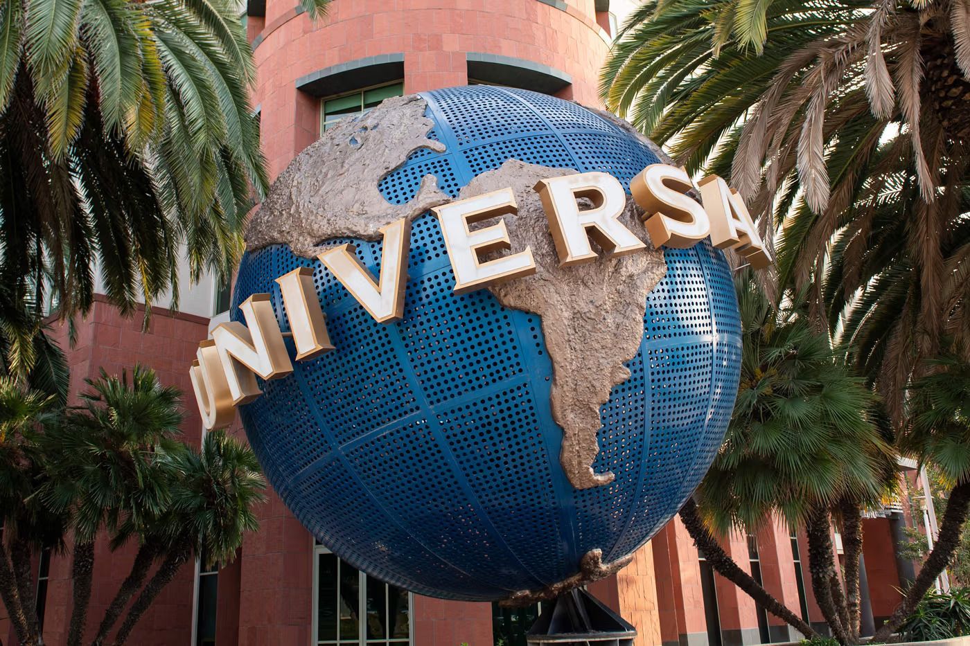 Google and Universal Music Group are considering a new deal