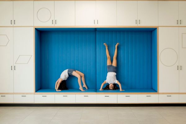 Szabadon, biztonságban és szeretve az iskolában | Sarit Shani Hay