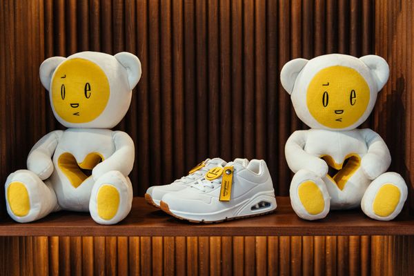 Mobile wearable contemporary art | Skechers X Miklós Kiss