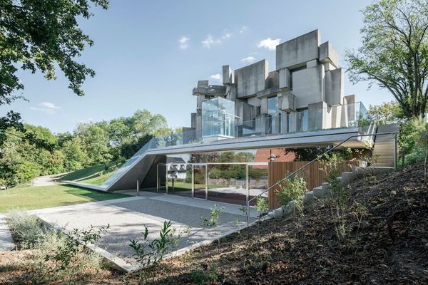 Újragondolták Bécs híres brutalista templomát