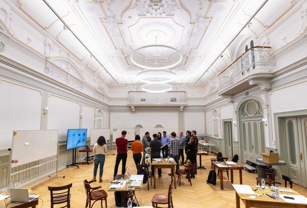 Revolutionist in the domestic advertising market