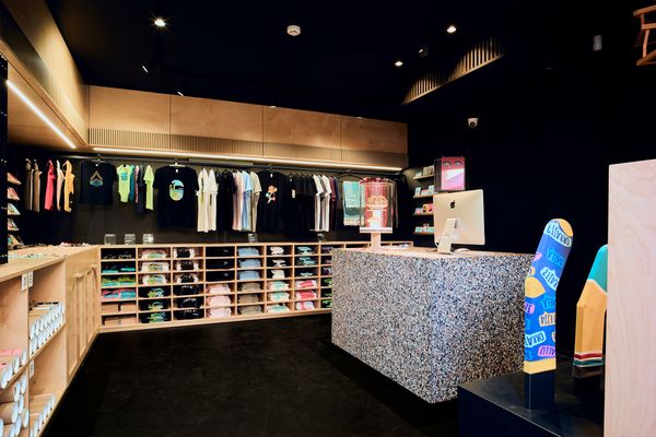 Multifunkciós tér közösségnek és szuveníreknek