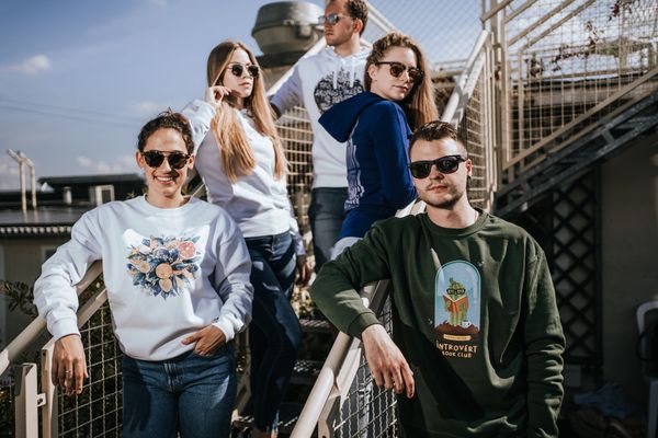 Hungarian. Fresh. Independent. | PólóNeked