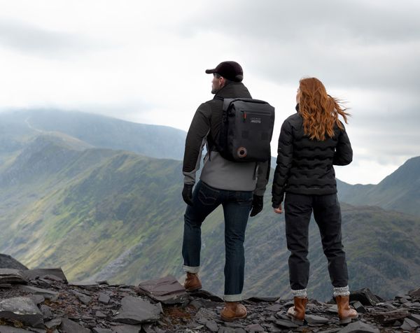 Land Rover I Above and beyond