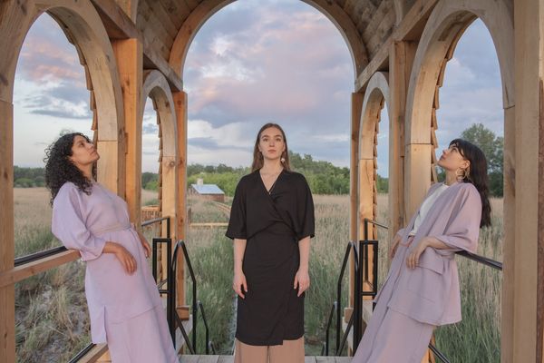 Poszt-Covid optimizmus nyári kollekcióba ültetve | Kamay Ko