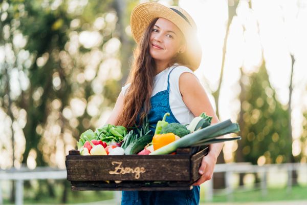 Vivien Arató and the best of Viharsarok