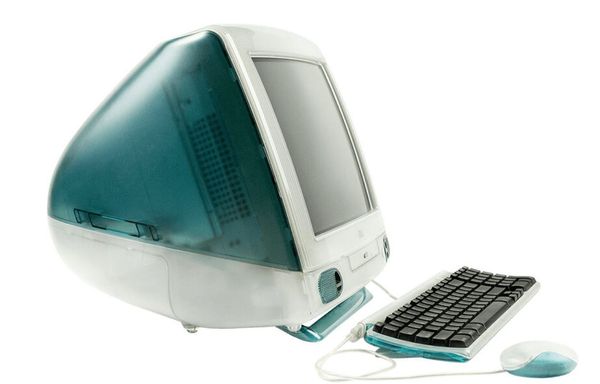 Technological time-travel with Apple in Warsaw