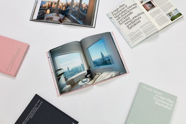 Könyv vagy performansz? |  Schmied Andi