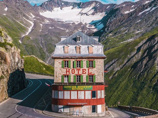 Accidentally familiar scenes