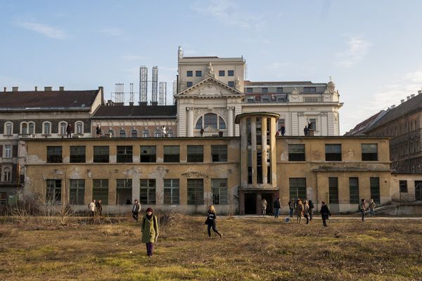 Lakatlan épületek innovatív hasznosítása Budapesten