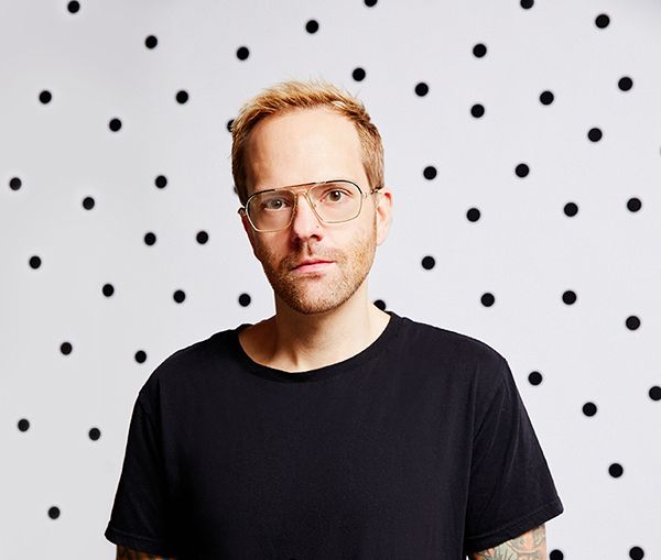 A dekonstruktivista pop art alkotó, aki felrobbantja gyerekkorunk rajzfilmfiguráit – interjú Matt Gondekkel